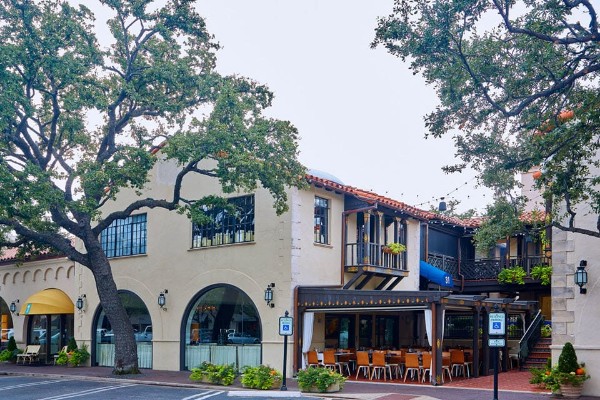 bistro-31-dallas-exterior-1