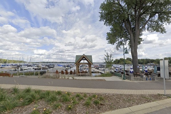 acqua-restaurant-and-bar-white-bear-lake-mn-outside-3