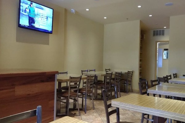 avos-grill-cliffside-park-nj-interior-4