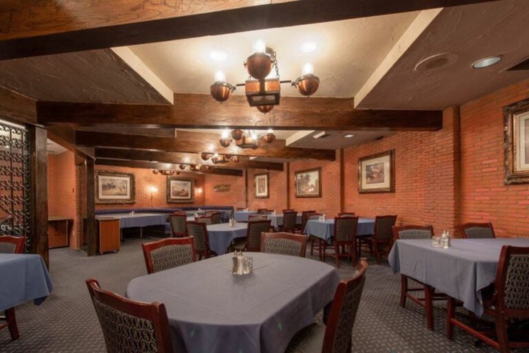 hugos cellar las vegas nv interior 5 768x512