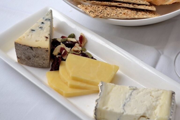 granite restaurant and bar food 9 768x512