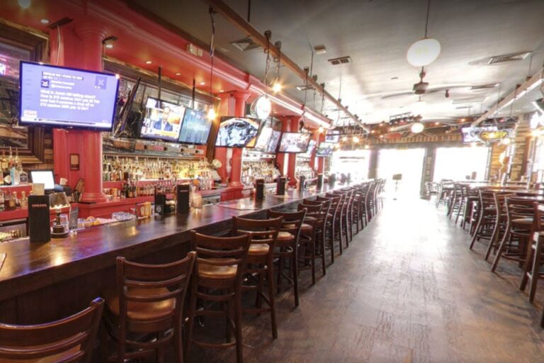 grease burger beer and whiskey bar west palm beach fl interior 6 768x512