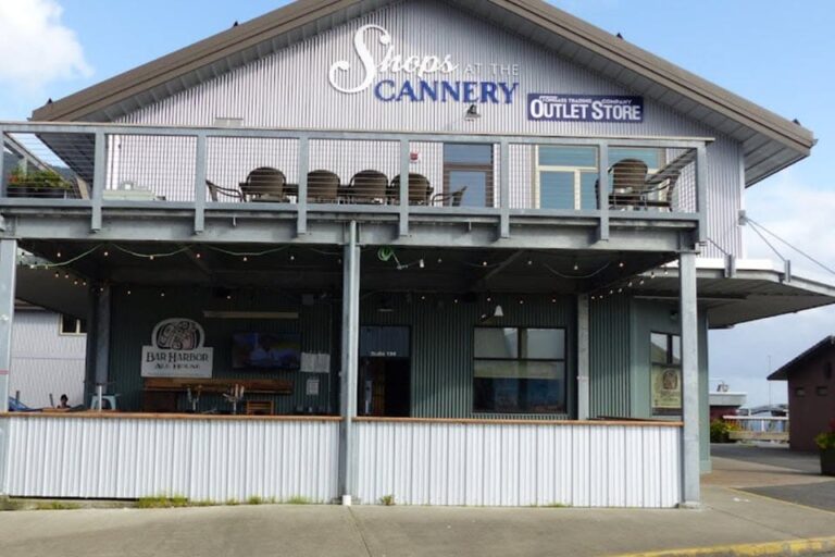 bar harbor ale house ketchikan al exterior 2 768x512