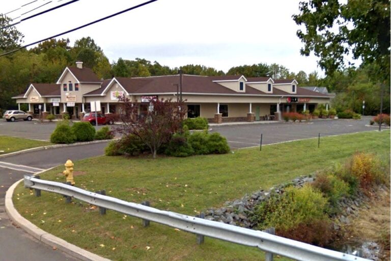 lola restaurant robbinsville nj exterior 2 768x512