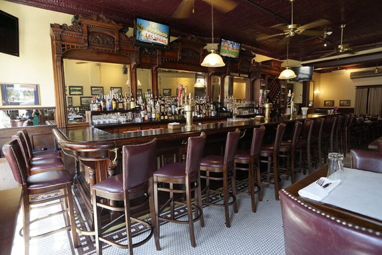 zacks oak bar and restaurant hoboken nj interior 2 768x512