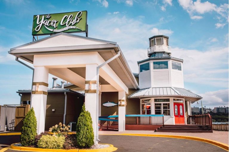 the yacht club edgewater nj exterior 1 768x512