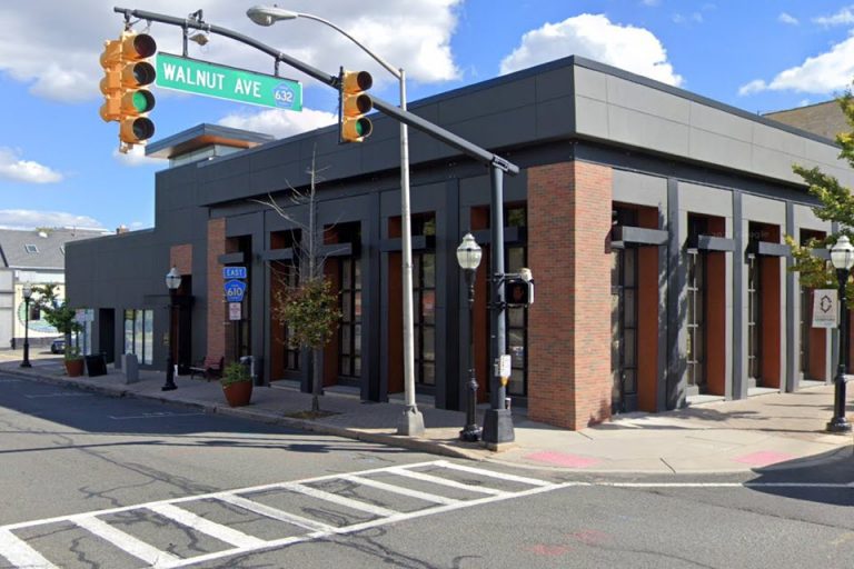 the vine and oak tavern cranford nj exterior 2 768x512