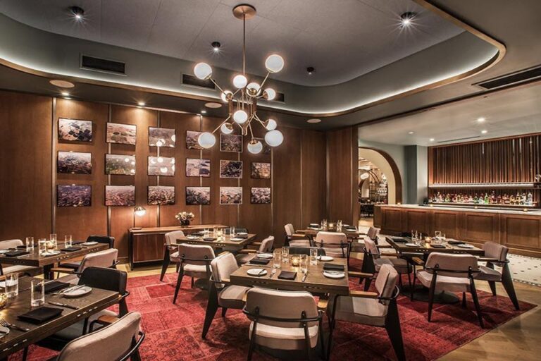 swift and sons steakhouse chicago il interior 2 768x512