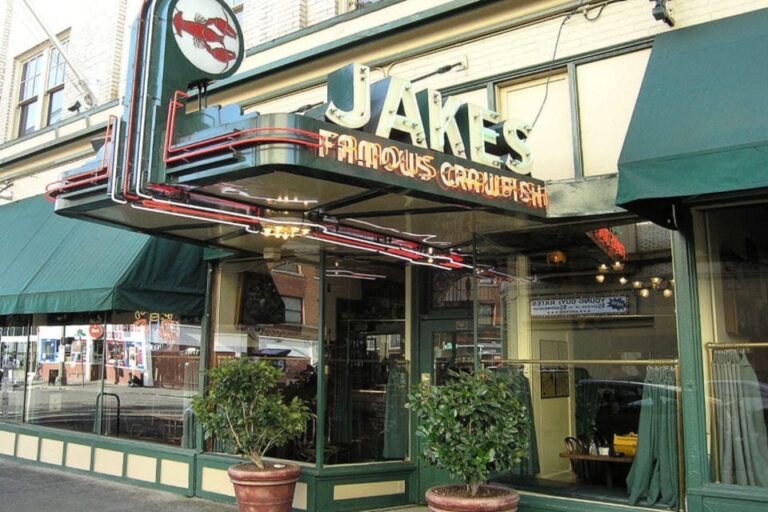 jakes famous crawfish portland or exterior 1 768x512
