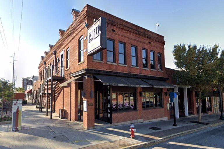 pearlz oyster bar columbia sc exterior 1 768x512