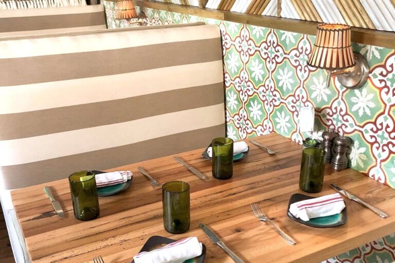 avocado grill west palm beach fl interior 5 768x512