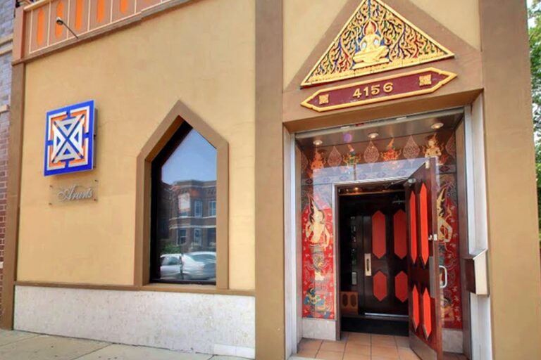 aruns thai restaurant chicago il exterior 2 768x512