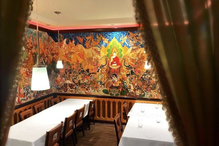 aruns thai restaurant chicago il interior 11 768x512