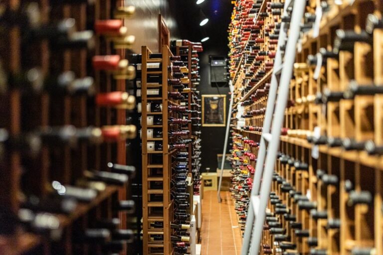 lewnes steakhouse annapolis md interior 8 768x512