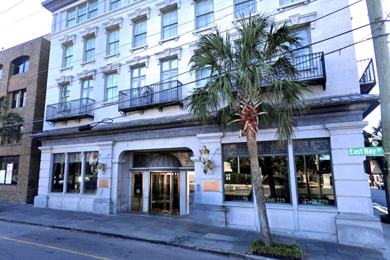 grill 225 charleston sc exterior 1 768x512