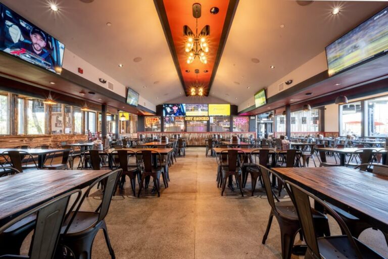 sauced bbq and spirits el segundo ca interior 2 768x512