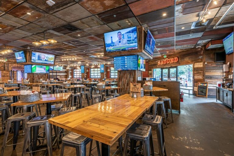 sauced bbq and spirits el segundo ca interior 7 768x512