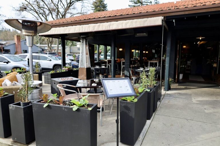 the hideout kitchen lafayette ca outside 2 768x512