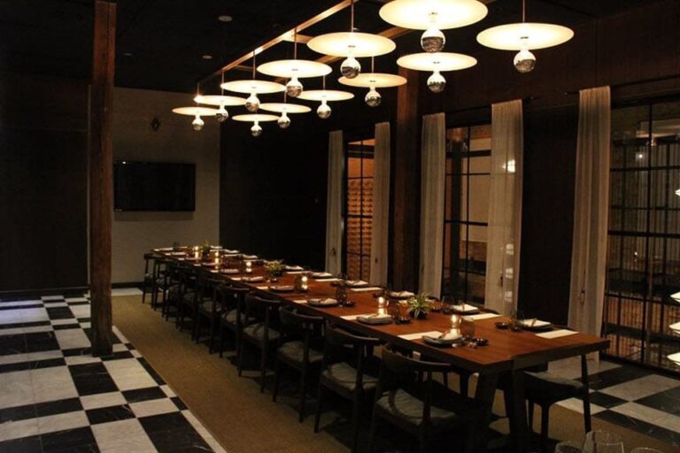 momotaro chicago il interior 8 768x512