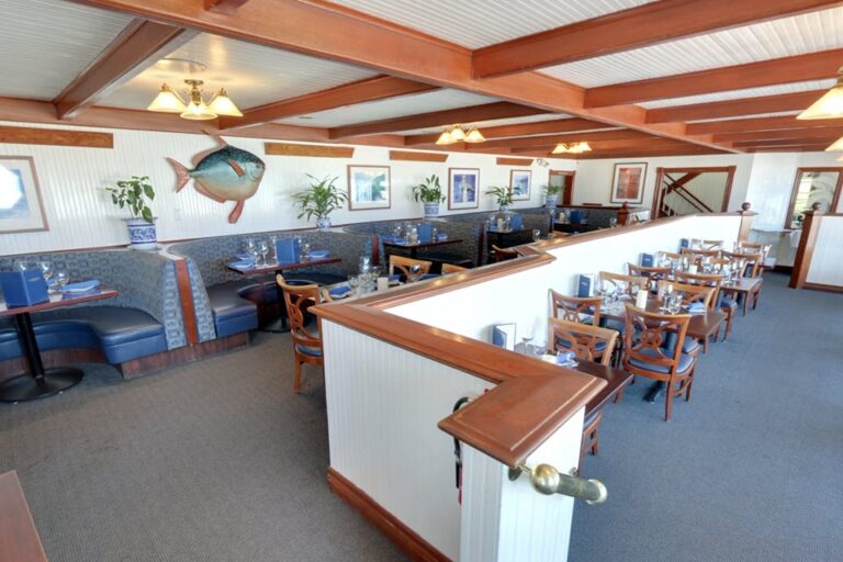 newport landing restaurant newport beach ca interior 1 768x512