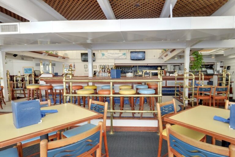 newport landing restaurant newport beach ca interior 10 768x512