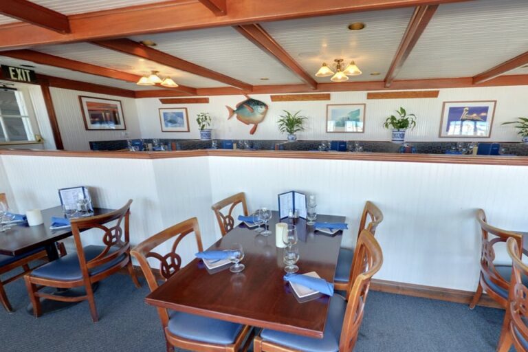 newport landing restaurant newport beach ca interior 2 768x512