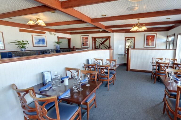 newport landing restaurant newport beach ca interior 3 768x512