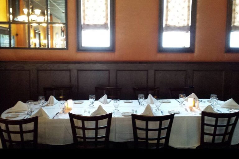 barosa restaurant rego park queens interior 6 768x512