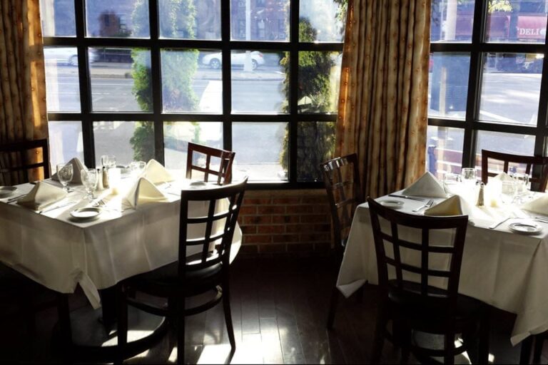 barosa restaurant rego park queens interior 7 768x512